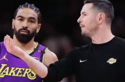 开云app-湖人带队取胜！，萨拉赫重要时刻重要助攻引发球迷热议-开云app