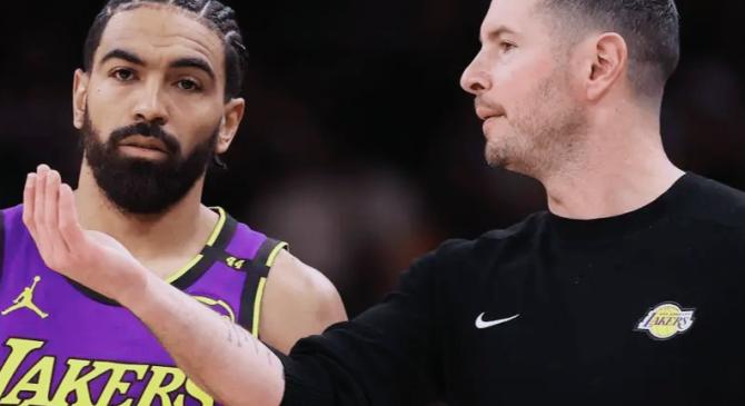 开云app-湖人带队取胜！，萨拉赫重要时刻重要助攻引发球迷热议-开云app